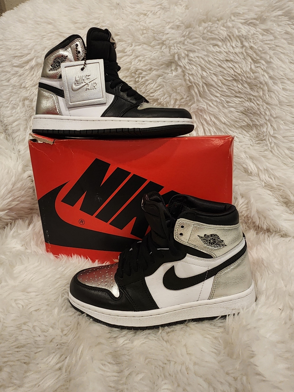 Jordan 1 High OG - Black, White & Metallic Silver